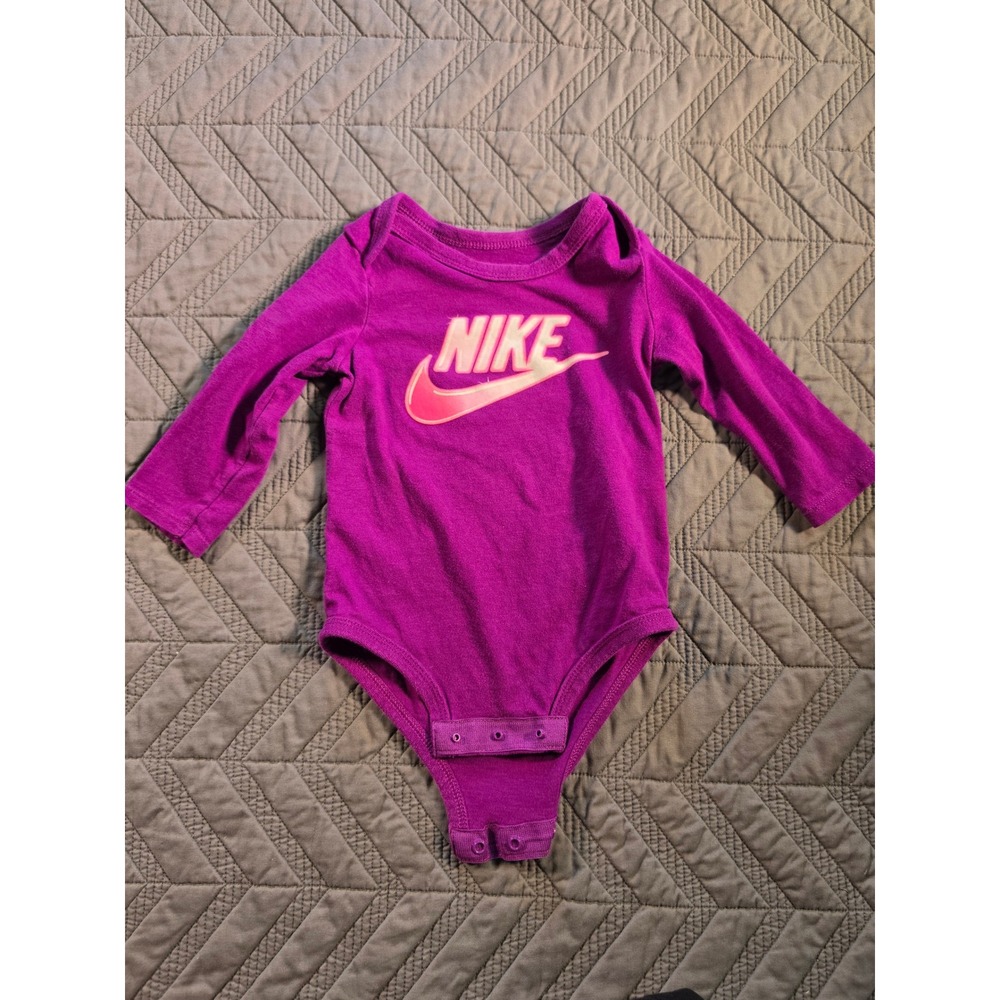 Nike Baby Girls Long Sleeve Futura Logo Bodysuit Magenta Purple 9M